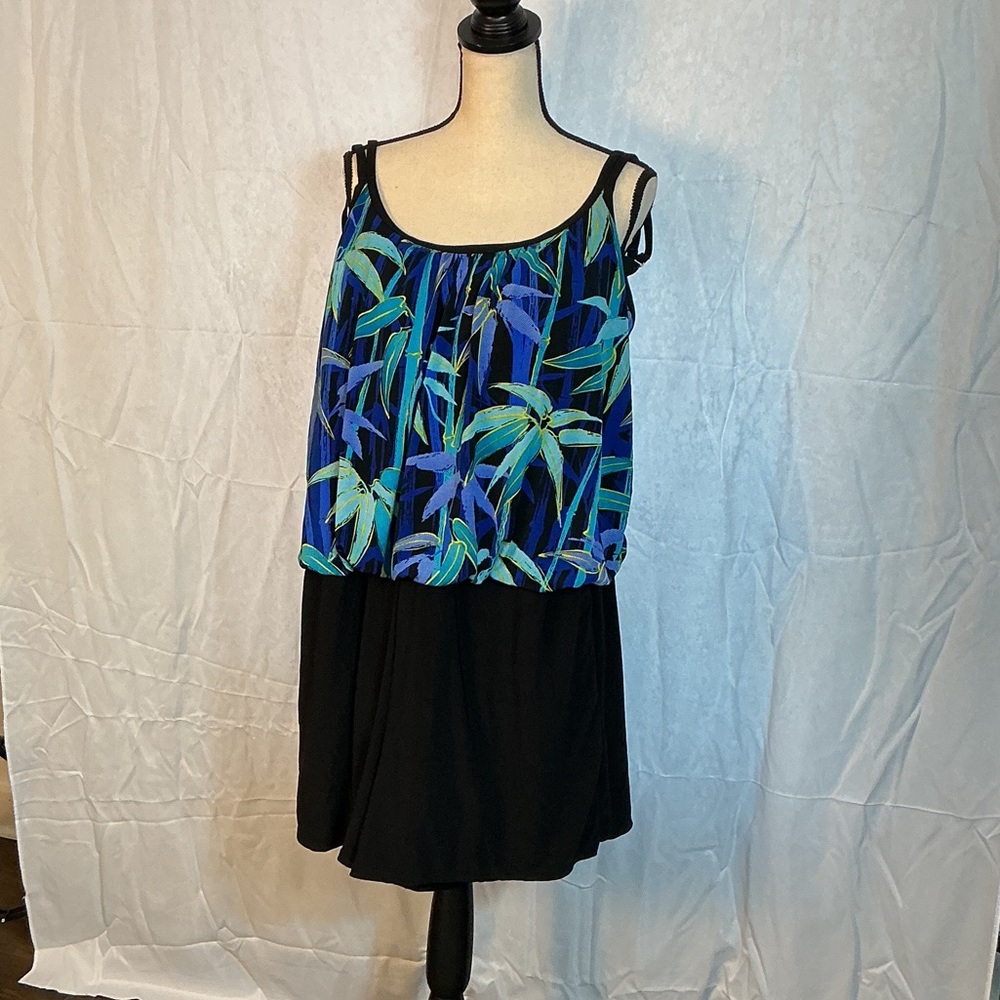 Axel 22W Swim Dress Tropical Print Bathing Suit Built In Shorts